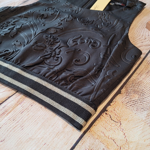 Sleeveless Jacquard Print Crop Top NWT✨️ - Picture 6 of 14